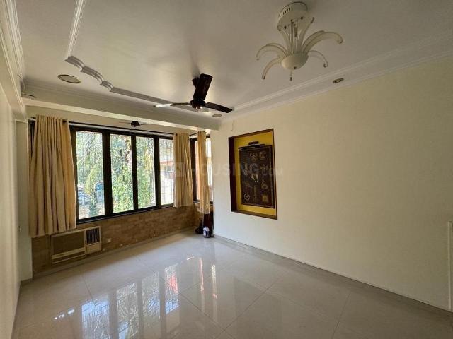 2.5 BHK Apartment in Santacruz West for rent Mumbai. The reference number is 20596183