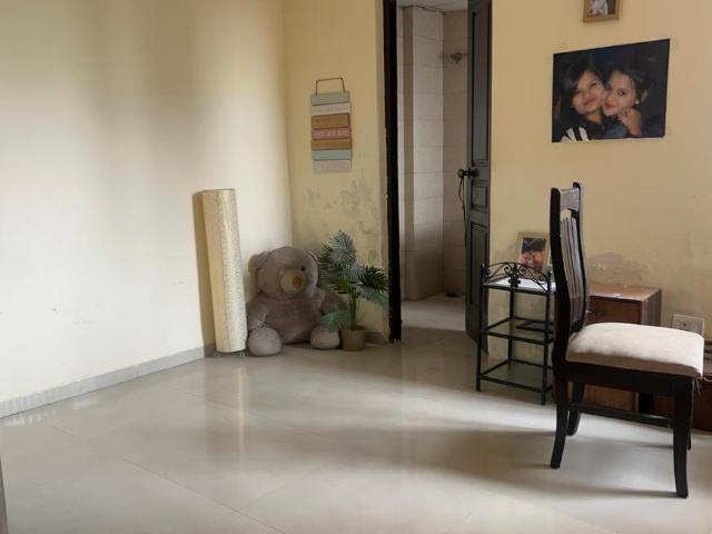 2.5 BHK Apartment in Sector 137 for rent Noida. The reference number is 20480431