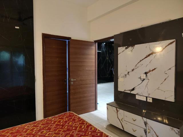 2.5 BHK Apartment in Sector 150 for rent Noida. The reference number is 21033787