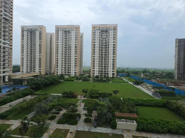 2.5 BHK Apartment in Sector 150 for rent Noida. The reference number is 21058803