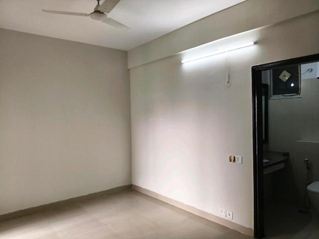 2.5 BHK Apartment in Sector 72 for rent Gurgaon. The reference number is 21190709