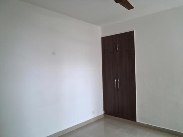 2.5 BHK Apartment in Sector 74 for resale Noida. The reference number is 19490014