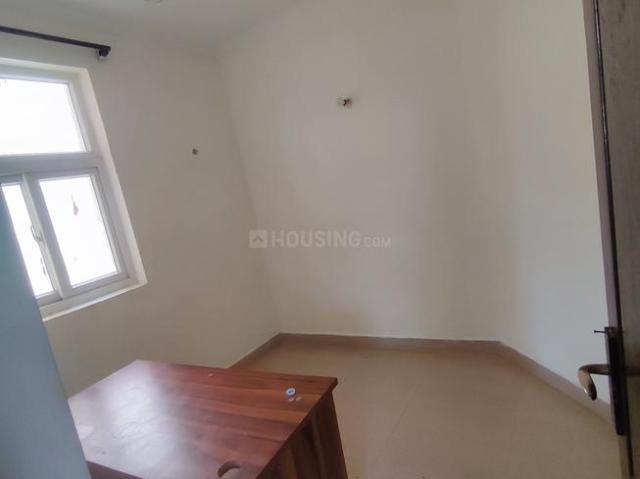 2.5 BHK Apartment in Sector 76 for rent Noida. The reference number is 20818517