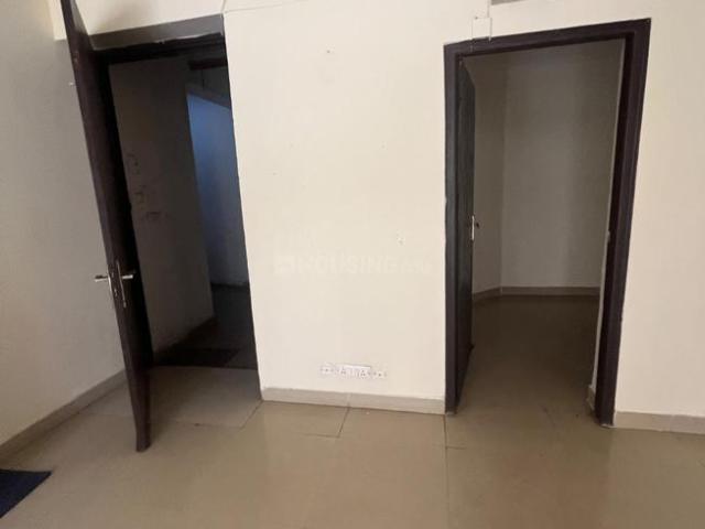 2.5 BHK Apartment in Sector 76 for rent Noida. The reference number is 21150389