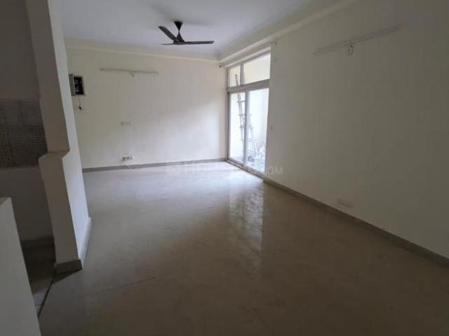 2.5 BHK Apartment in Sector 76 for resale Noida. The reference number is 21180631