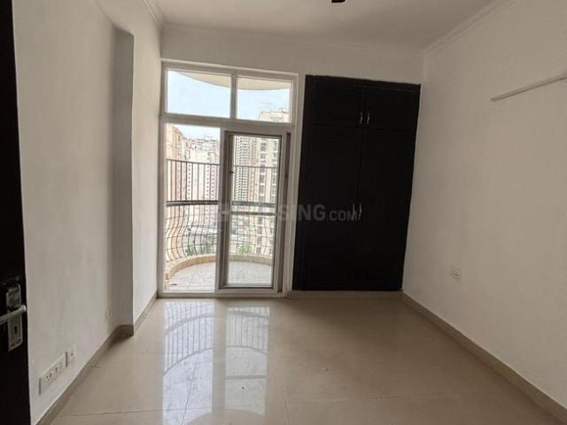 2.5 BHK Apartment in Sector 76 for resale Noida. The reference number is 21204603
