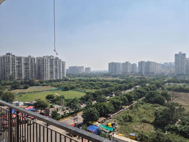 2.5 BHK Apartment in Sector 76 for resale Noida. The reference number is 21337578