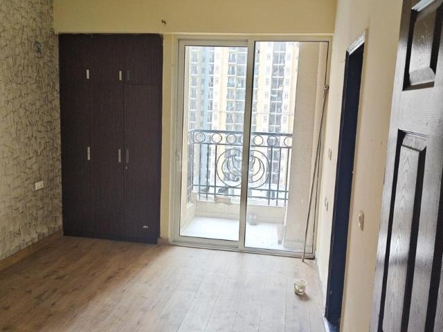 2.5 BHK Apartment in Siddharth Vihar for rent Ghaziabad. The reference number is 20853606