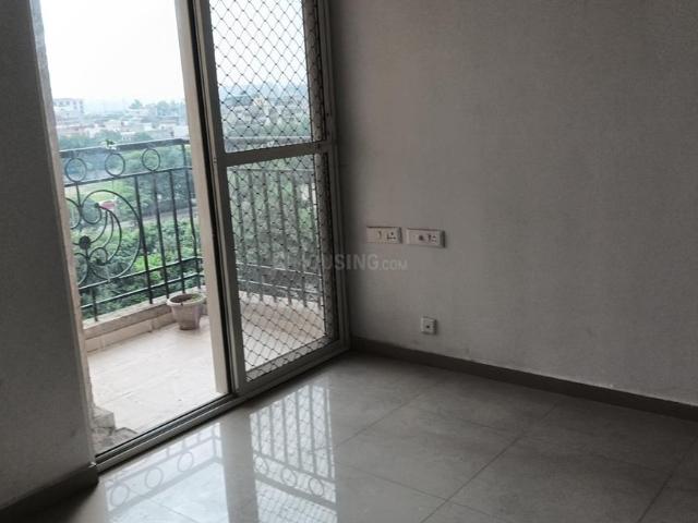 2.5 BHK Apartment in Siddharth Vihar for rent Ghaziabad. The reference number is 21099331