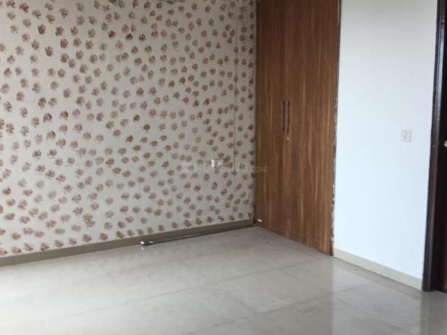 2.5 BHK Apartment in Siddharth Vihar for rent Ghaziabad. The reference number is 21140049