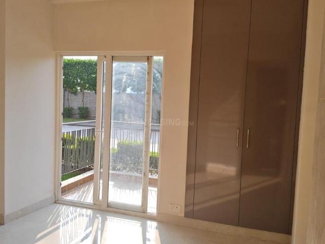 2.5 BHK Apartment in Siddharth Vihar for resale Ghaziabad. The reference number is 19794318