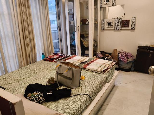 2.5 BHK Duplex in Khar West for resale Mumbai. The reference number is 20906287