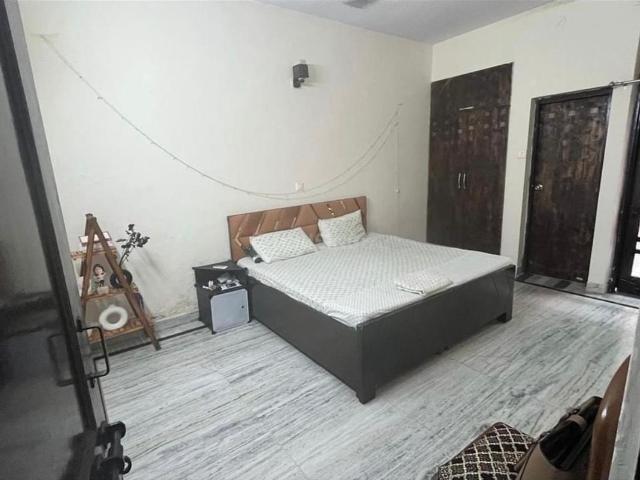 2.5 BHK Independent Builder Floor in Sector 14 for rent Gurgaon. The reference number is 20799973