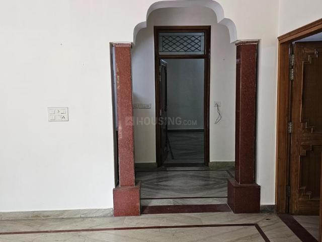 2.5 BHK Independent Builder Floor in Sector 12 for rent Noida. The reference number is 20948086