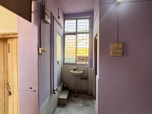 2.5 BHK Independent Builder Floor in Raja Bazar for rent Kolkata. The reference number is 20395798