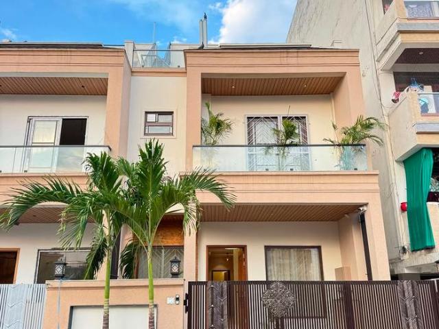 2.5 BHK Independent House in Chinhat for resale Lucknow. The reference number is 21057479
