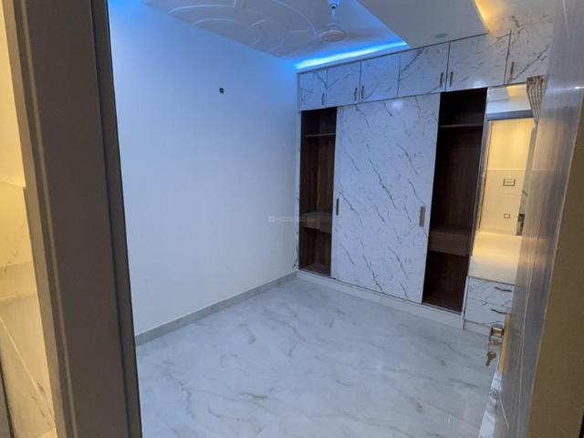 2.5 BHK Independent House in Dwarka Mor for resale New Delhi. The reference number is 20555392