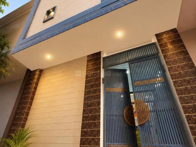 2.5 BHK Independent House in Dwarka Mor for resale New Delhi. The reference number is 20803210