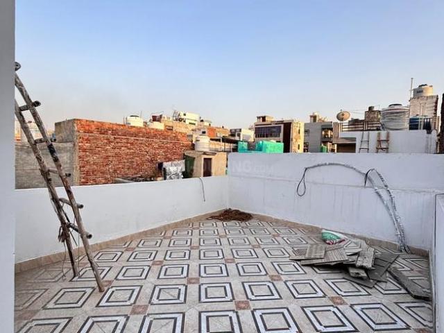 2.5 BHK Independent House in Dwarka Mor for resale New Delhi. The reference number is 20834244