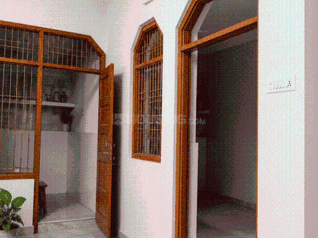 2.5 BHK Independent House in Rajajipuram for resale Lucknow. The reference number is 21020182