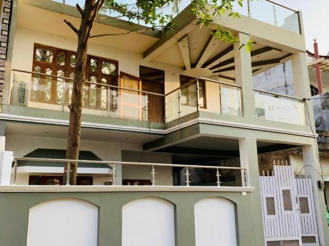 2.5 BHK Independent House in Vrindavan Yojana for rent Lucknow. The reference number is 21335343