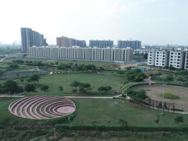 2.5 BHK Independent House in Wave City for resale Ghaziabad. The reference number is 18526876