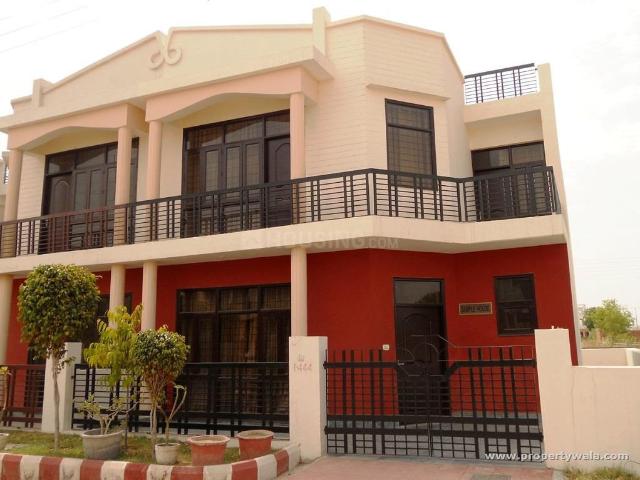2.5 BHK Villa in Raman Reiti for resale Vrindavan. The reference number is 20136842