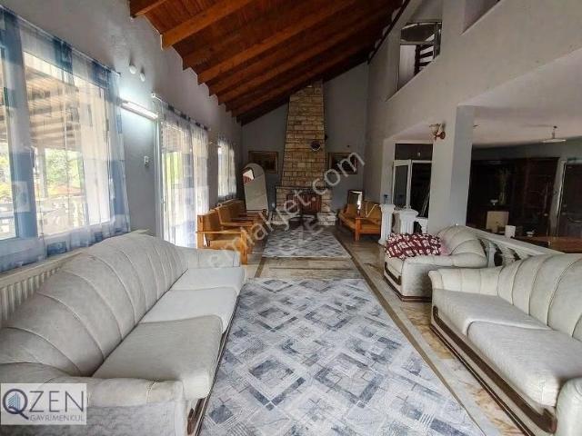 2.5 Dönüm İçinde Yapı Kayıtlı Tripleks Villa Sahile 10dk