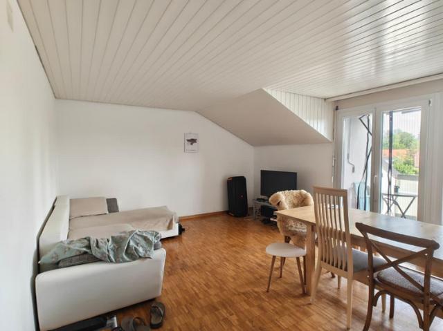 2.5 Dachzimmerwohnung im 2. Stock mit Balkon