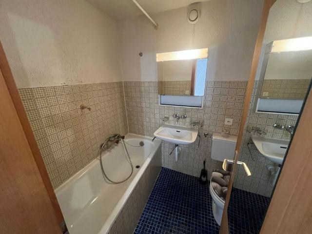 2.5 room apartment 2nd floor, street side, bright Rue du Collège 25