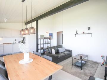 2.5 room apartment, ~ 51 m2 Spectacular view of the Alps & the lake