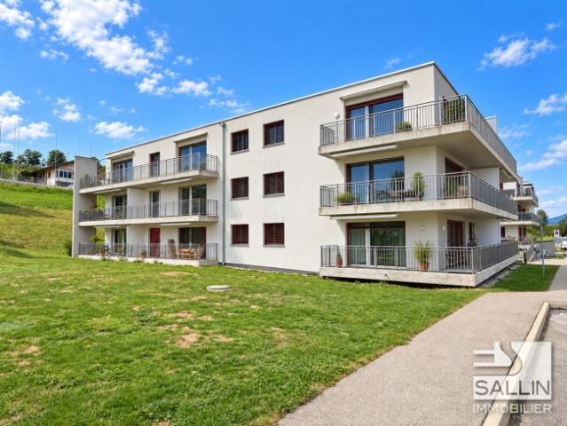 Charmante 21/2 Zimmer Wohnung im ersten Stock mit Innenparkplatz