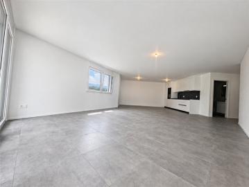 Neue 2,5 Zimmer Wohnung im Erdgeschoss in Farvagny