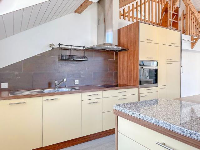 2.5 room apartment of approx. 130 m2 on the top floor