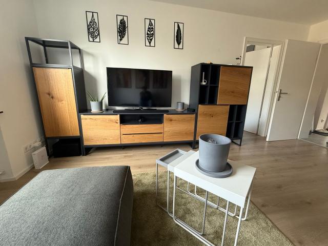 2.5 Room Apartment – Newly Renovated, Munchen Amsterdam Apartments for Rent