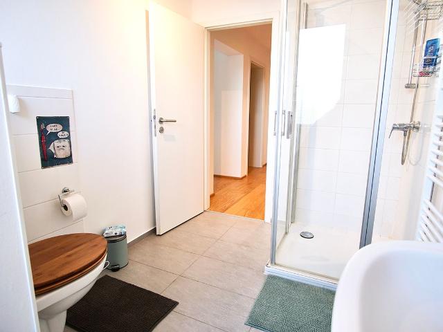 2.5 room designer apartment near Porsche Museum + Netflix/PS5, Stuttgart Amsterdam Apartments for Rent