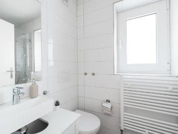 2.5 room furnished apartment – 2 minutes from the main station, Zurich Amsterdam Apartments for Rent