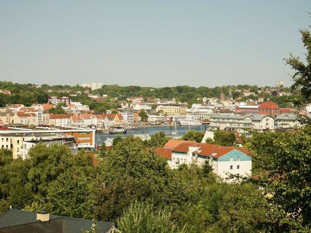 2,5 Zi. Dachgeschosswohnung + Hobbyraum im Spitzboden Gesamtfläche ca. 92 qm mit Altstadtblick