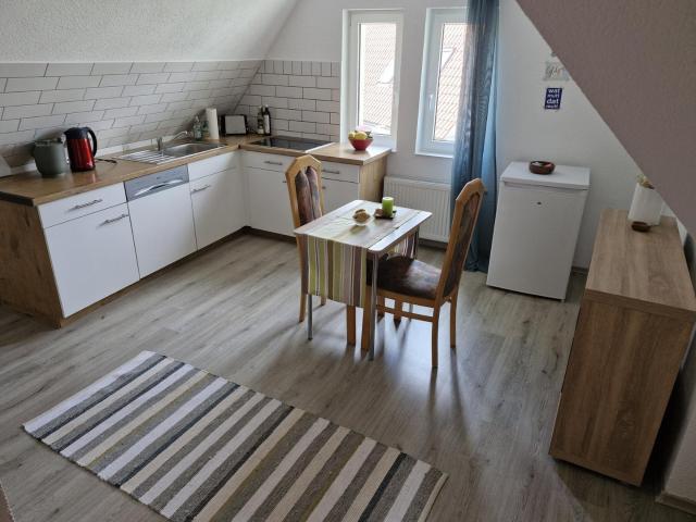 2,5 Zi. DG Wohnung auch als WG geeignet