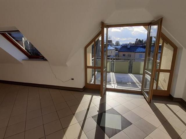 2,5 Zi. Wohnung Aichach | Balkon | TG | Ausbaufähiges DG