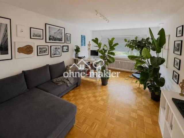 2,5 Zi Wohnung Hochparterre mit Nord und Süd Balkon in ruhiger Lage, Tiefgarage, geringe Nebenkosten