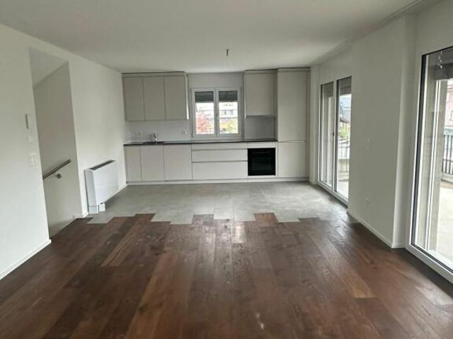 2.5 Zi. Wohnung im 1.OG mit grossem Balkon