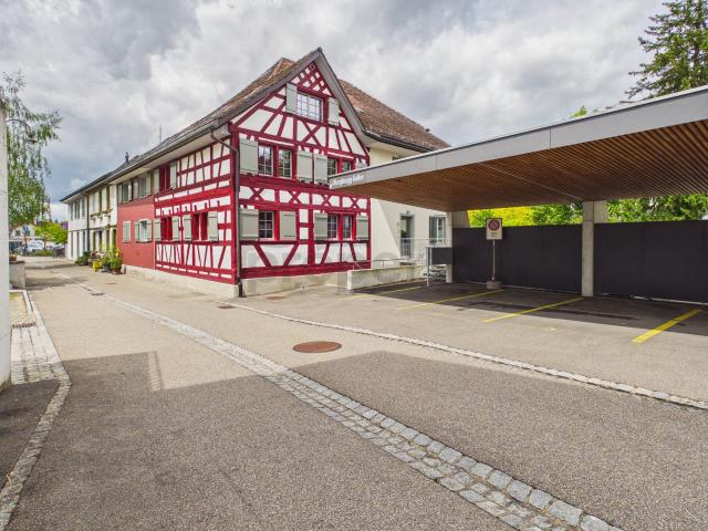 2.5 Zimmer Maisonette in Frauenfeld: Altbau Charme, Minergie & Sitzplatz am Wasser