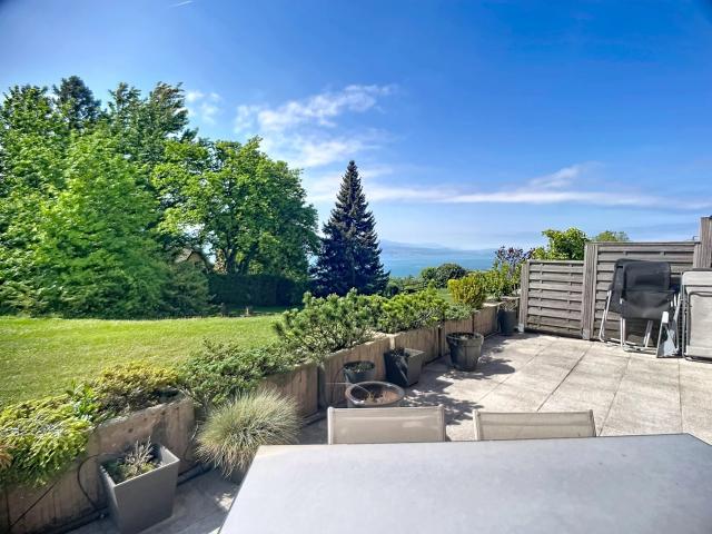2,5 Zimmer mit einer Terrasse von 38 m² – Seeblick