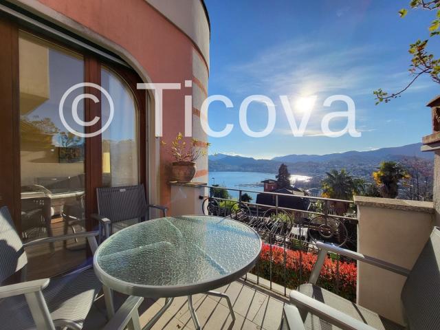 2.5 Zimmer mit Seeblick und Swimmingpool. Privater und raffinierter Kontext