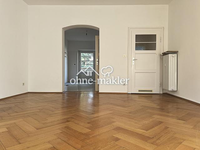 2,5 Zimmer Altbauwohnung mit Balkon in Untergiesing, Denkmalschutz
