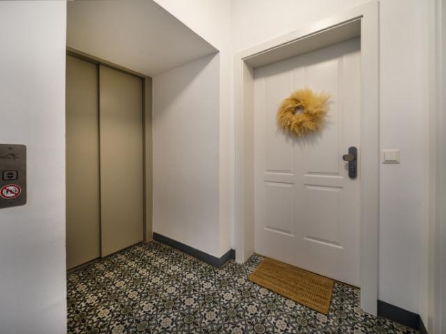 2,5 Zimmer Altbauwohnung mit Loggia & guter Anbindung