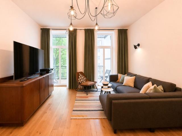 2,5 Zimmer Altbauwohnung mit Loggia & guter Anbindung