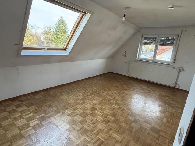 2,5 Zimmer Dachgeschoss Wohnung
