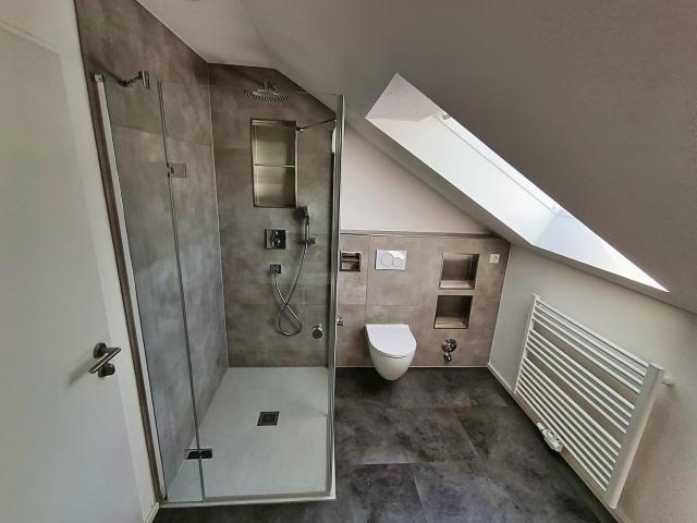 2,5 Zimmer Dachgeschosswohnung in Baindt komplett neu saniert Alpenblick